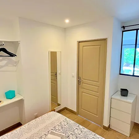 4 Personnes - Vue - Sur - Esquillon